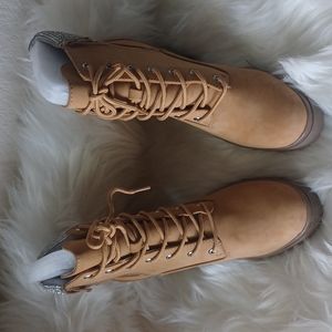 Wild Pair Bentli Lug  Bootie Tan, (8)